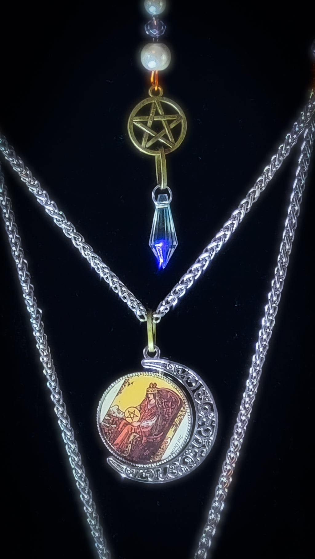 QUEEN OF PENTACLES - Nocturne Arcana Collection Suncatcher